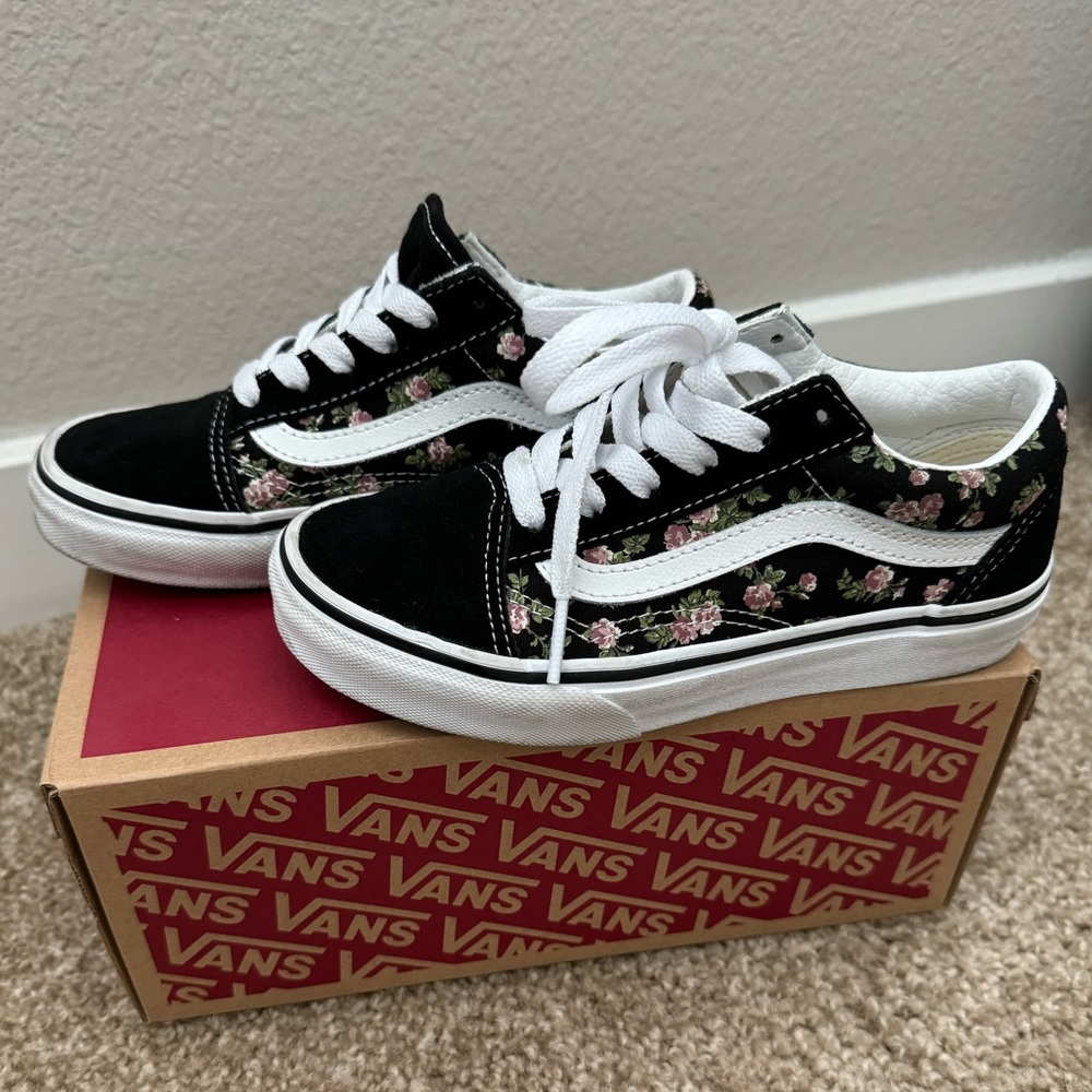 Girl’s Vans sneakers size 1
